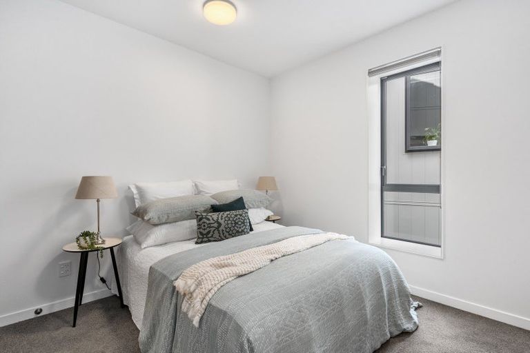 Photo of property in 69u2 Tiketike Way, Brooklyn, Wellington, 6021