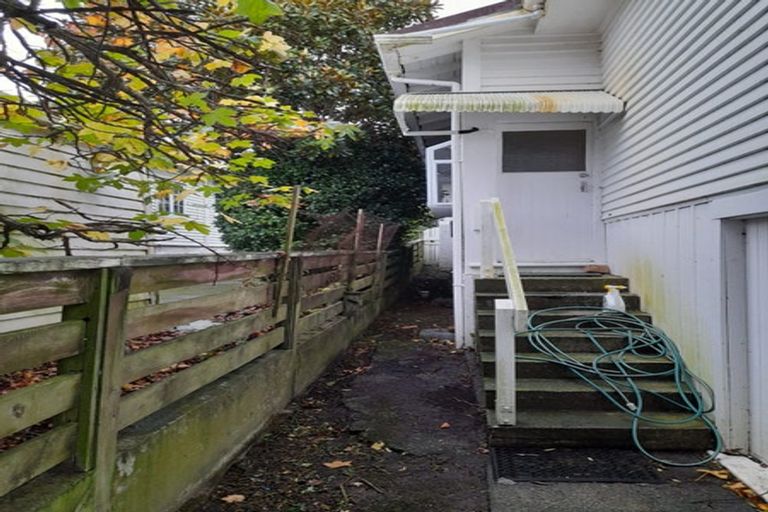 Photo of property in 27 Beauchamp Street, Karori, Wellington, 6012