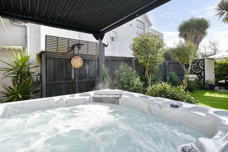 Photo of property in 2 Meredith Street, Addington, Christchurch, 8024