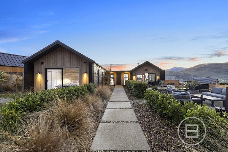 Photo of property in 3 Rabbiters Crescent, Jacks Point, Queenstown, 9371