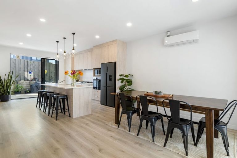 Photo of property in 4b Rosalind Road, Glenfield, Auckland, 0629