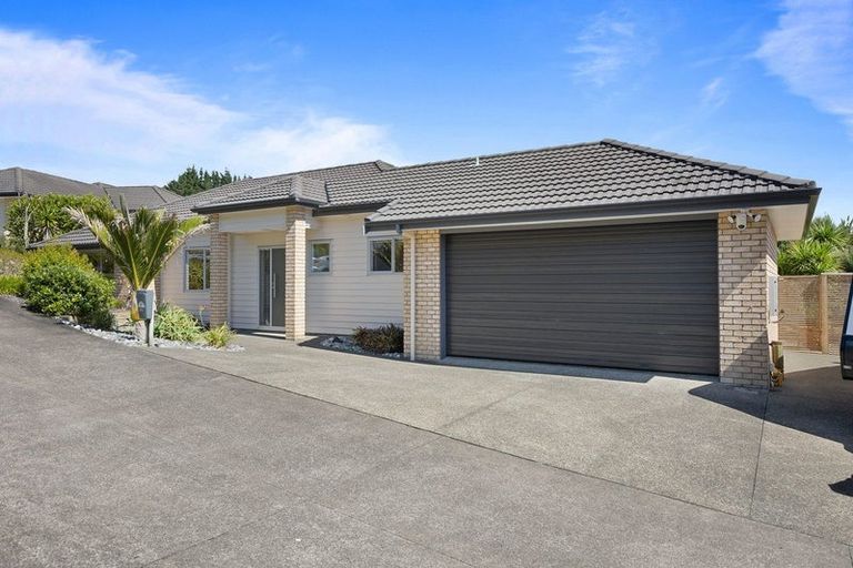 Photo of property in 5 Fendalton Place, Hatfields Beach, Orewa, 0931