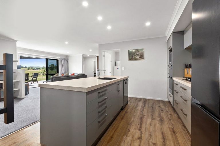 Photo of property in 64 Farm Road, Waipukurau, 4284