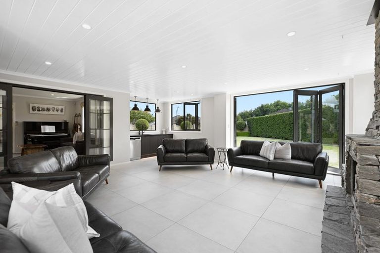 Photo of property in 27 Nielsen Gardens, Rototuna, Hamilton, 3210