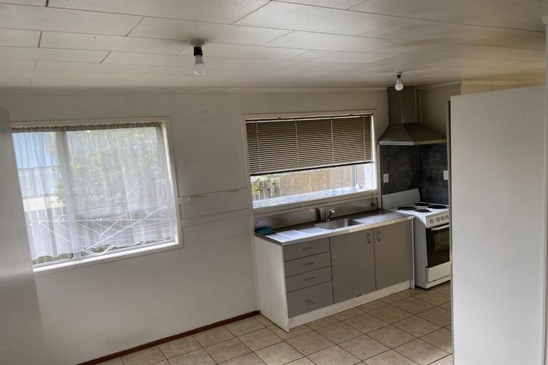 Photo of property in 2/30 Heathberry Close, Papatoetoe, Auckland, 2025