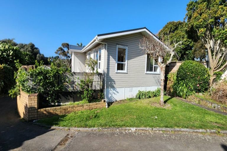 Photo of property in 49 Wairau Road, Oakura, 4314