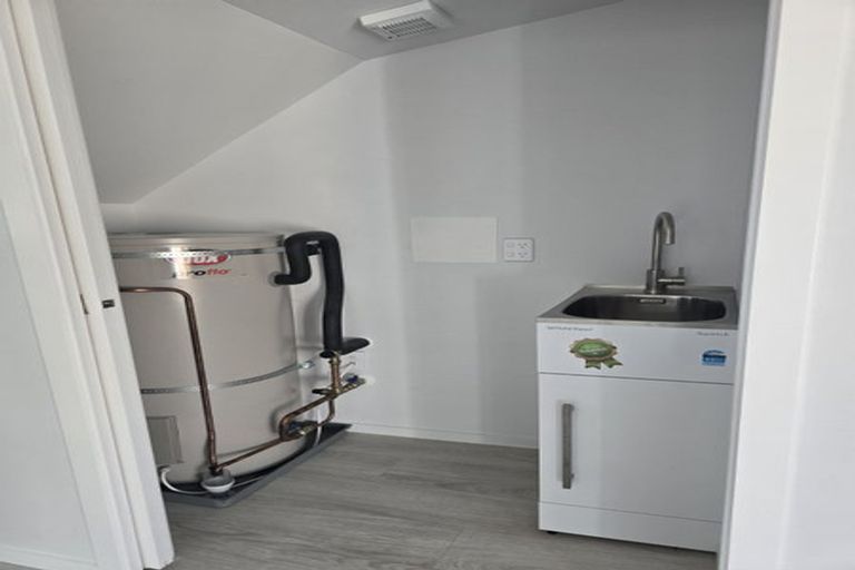 Photo of property in 7/64 Glen Road, Stokes Valley, Lower Hutt, 5019