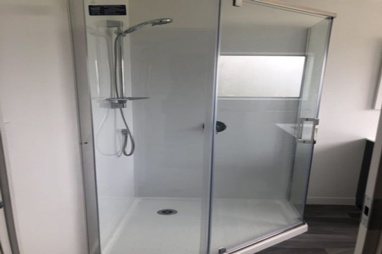 Photo of property in 24 Neil Avenue, Te Atatu Peninsula, Auckland, 0610