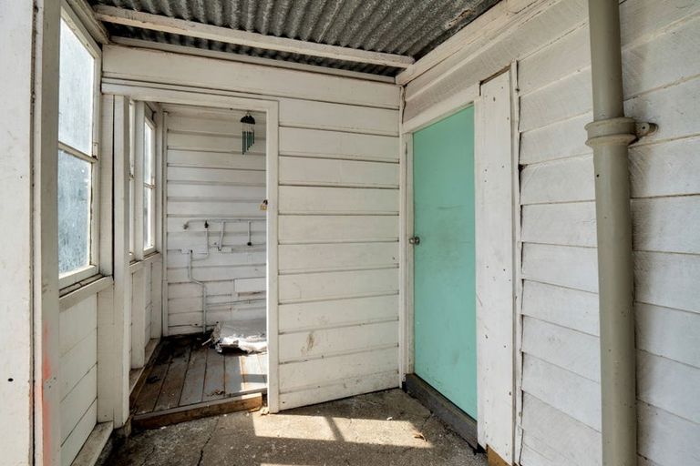 Photo of property in 41 Gloag Street, Waverley, 4510