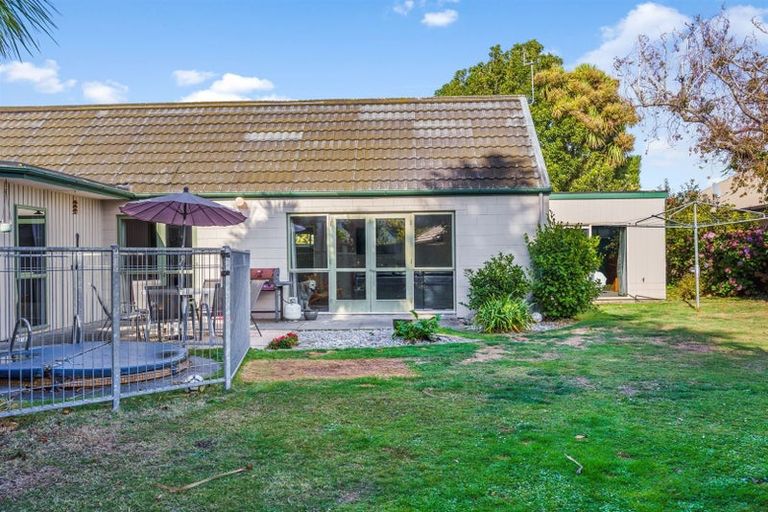 Photo of property in 20 Hillcrest Place, Avonhead, Christchurch, 8042