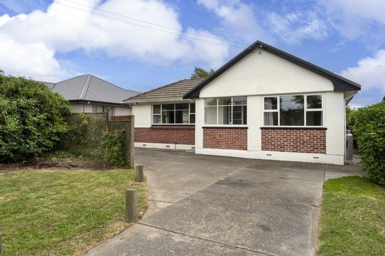 Photo of property in 39 Acacia Avenue, Upper Riccarton, Christchurch, 8041