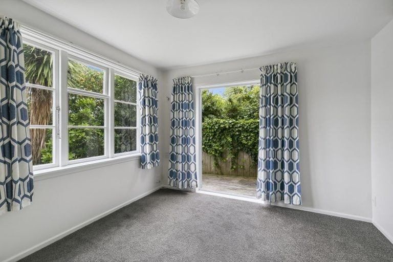 Photo of property in 5 Harland Street, Brooklyn, Wellington, 6021