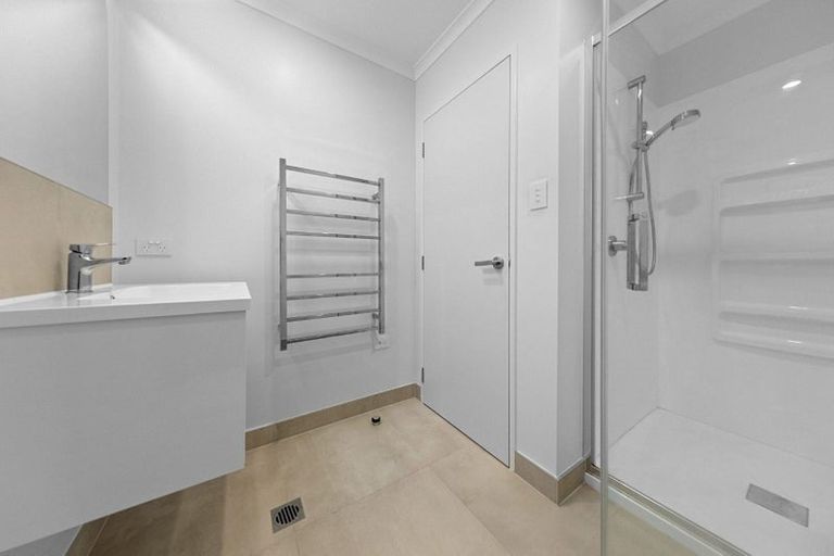 Photo of property in 2 Shortfin Place, Flat Bush, Auckland, 2019