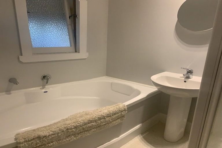 Photo of property in 11 Boundary Road, Claudelands, Hamilton, 3214