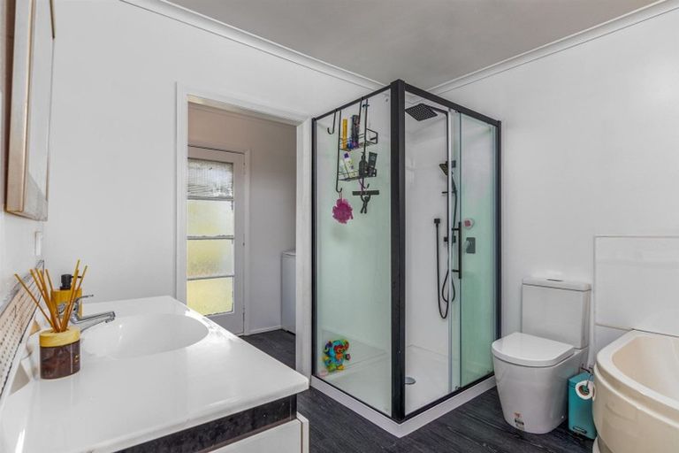 Photo of property in 10 Jones Place, Masterton, 5810