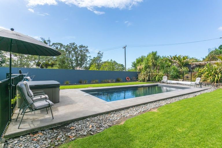 Photo of property in 5 Rewa Rewa Valley, Tairua, 3508