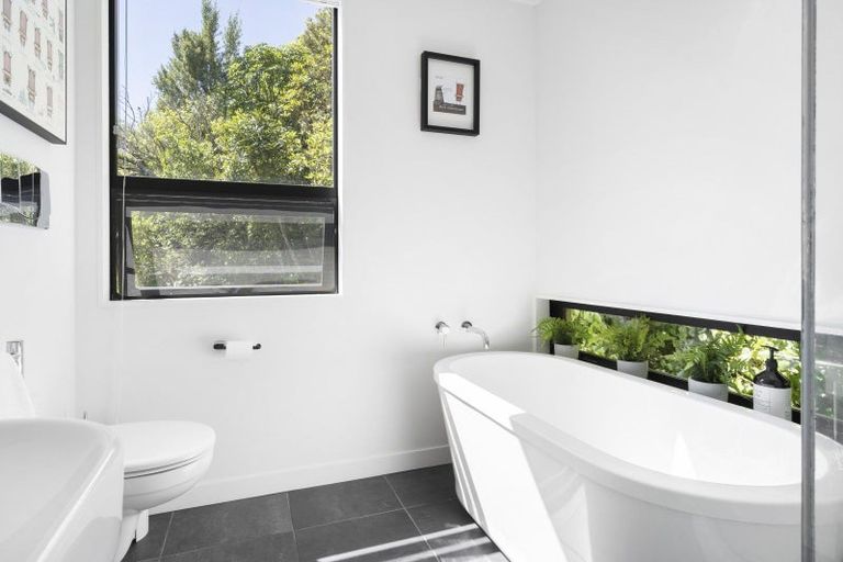 Photo of property in 20a Montgomery Avenue, Karori, Wellington, 6012