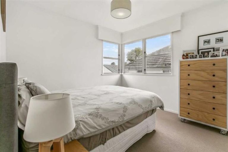 Photo of property in 29 Woodside Road, Massey, Auckland, 0614