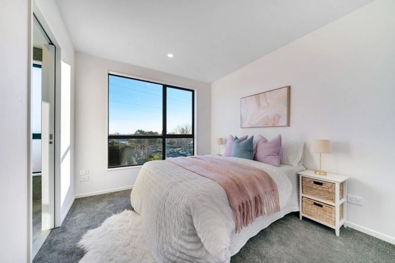 Photo of property in 32 Tiraumea Drive, Pakuranga, Auckland, 2010