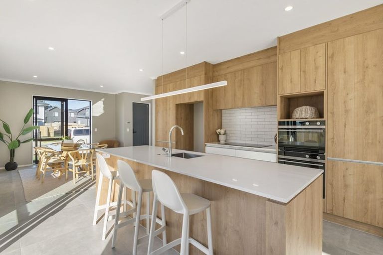 Photo of property in 58 Owen Chapman Drive, Red Beach, 0932