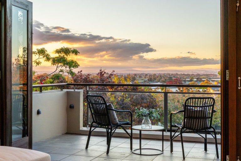 Photo of property in 1a Gillean Street, Havelock North, 4130