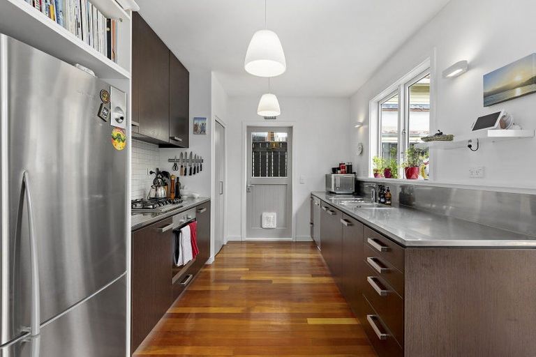 Photo of property in 8 Hargreaves Street, Mount Cook, Wellington, 6021