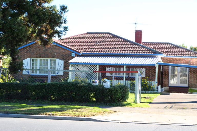 Photo of property in 289 Massey Road, Mangere East, Auckland, 2024