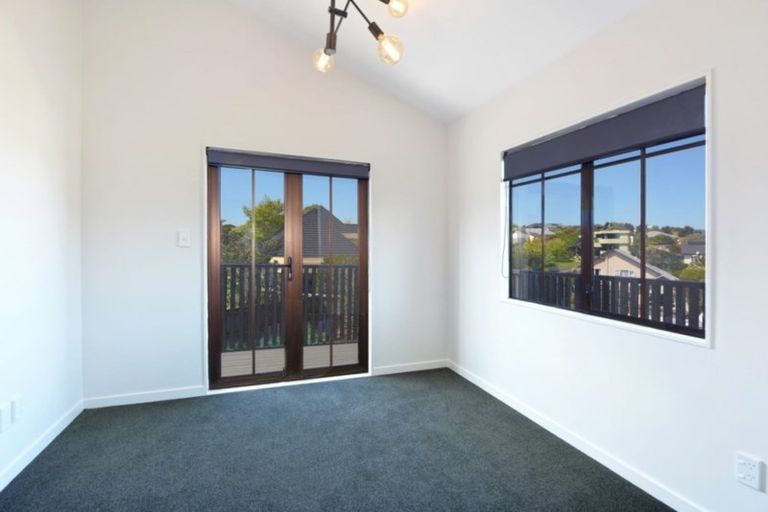 Photo of property in 23 Molyneux Close, Whitby, Porirua, 5024