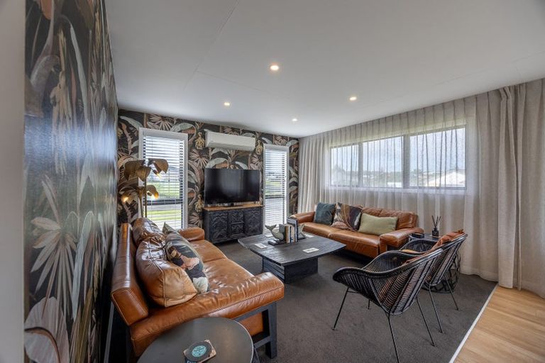 Photo of property in 1 Ambergris Place, Baylys Beach, 0377