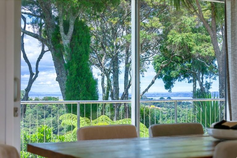 Photo of property in 45 Huia Road, Titirangi, Auckland, 0604