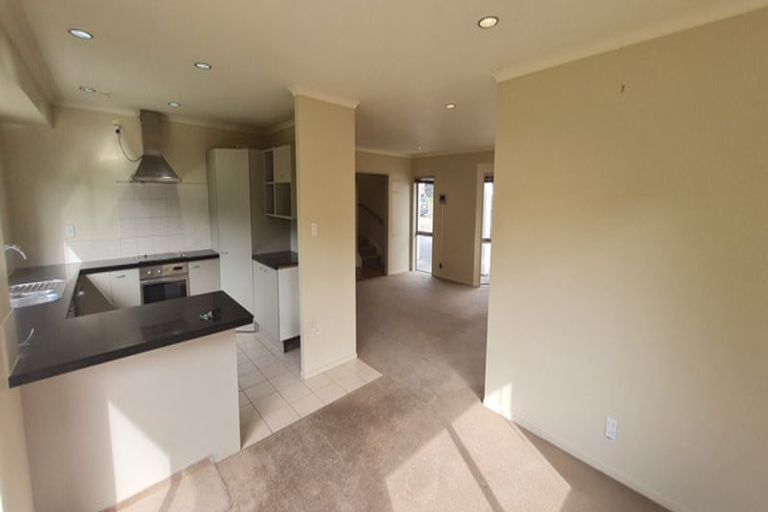 Photo of property in 42 Peninsula Road, Mangere, Auckland, 2022