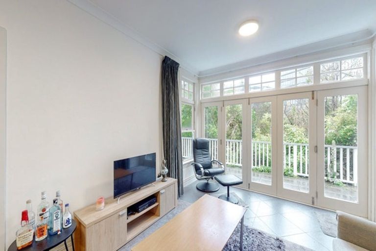 Photo of property in 44 Aurora Terrace, Kelburn, Wellington, 6012