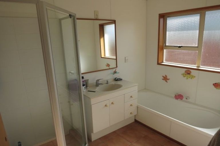 Photo of property in 104 Yaldhurst Road, Sockburn, Christchurch, 8042