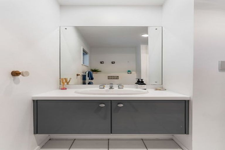 Photo of property in 140 Vista Paku, Pauanui, Hikuai, 3579