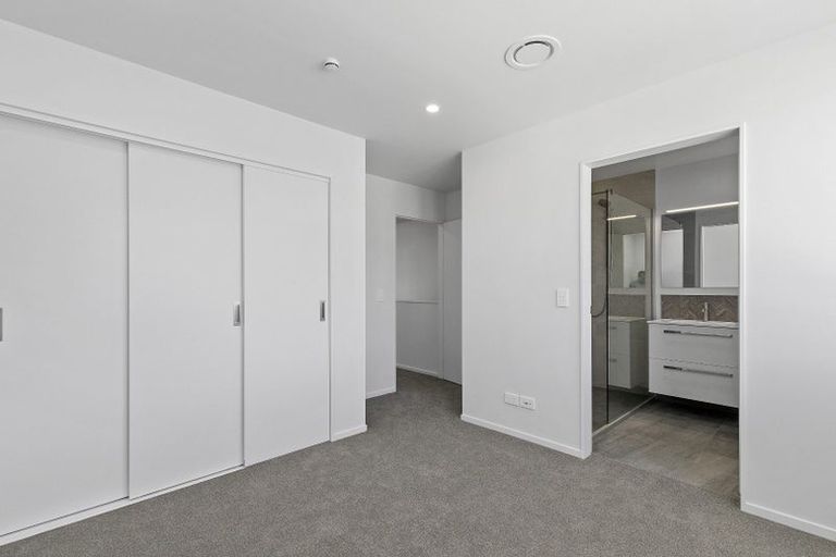 Photo of property in 37 Turtleback Avenue, Whitby, 5024