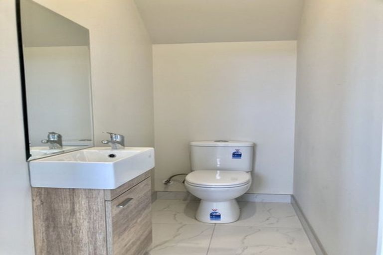 Photo of property in 15a Garelja Road, Henderson, Auckland, 0612