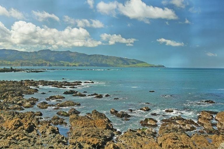 Photo of property in 150 The Esplanade, Houghton Bay, Wellington, 6023