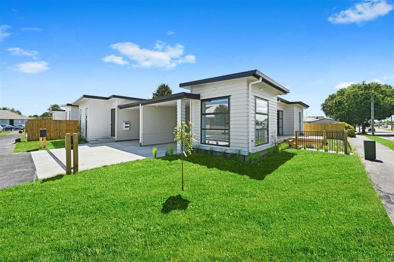 Photo of property in 2u1 Searancke Place, Fairfield, Hamilton, 3214