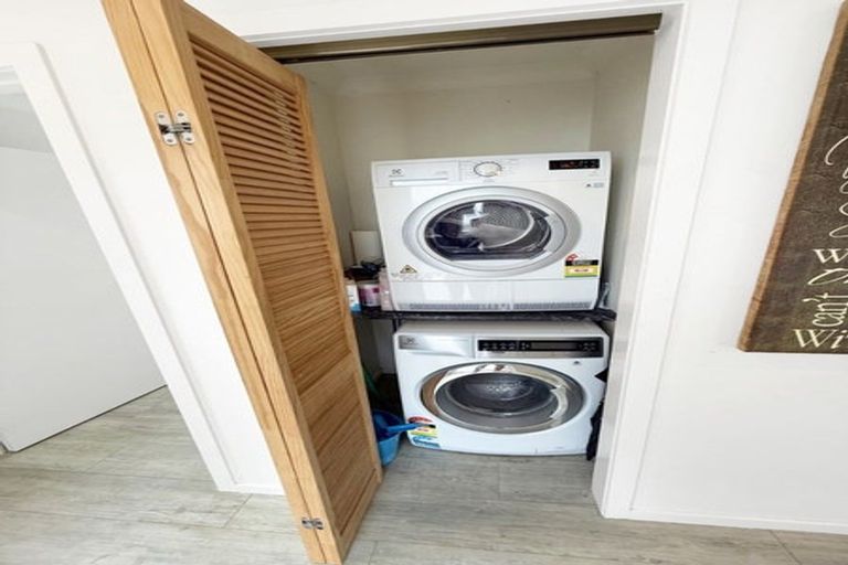 Photo of property in 37a Avenue Road, Foxton, 4814