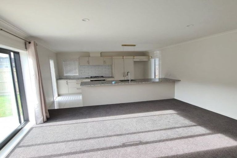 Photo of property in 28 Manor Park Road, Manor Park, Lower Hutt, 5019