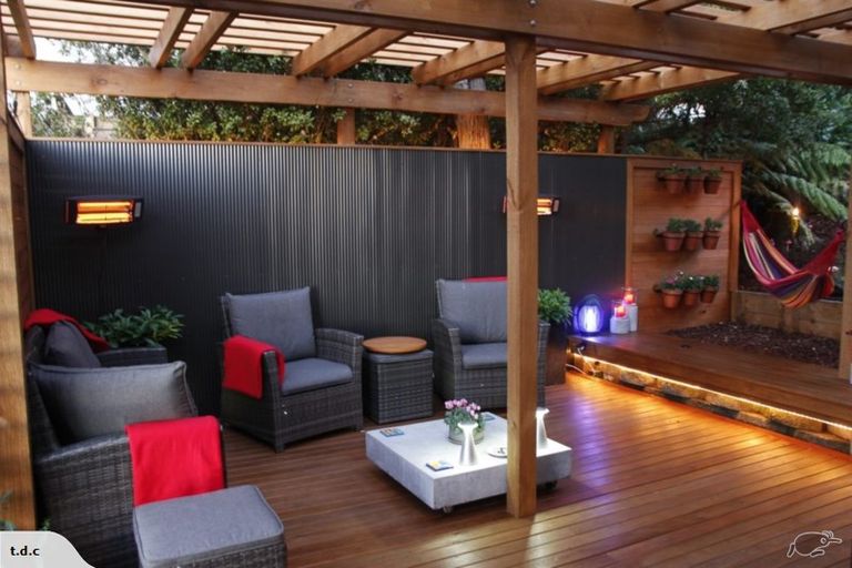 Photo of property in 30 Chamari Close, Titirangi, Auckland, 0604