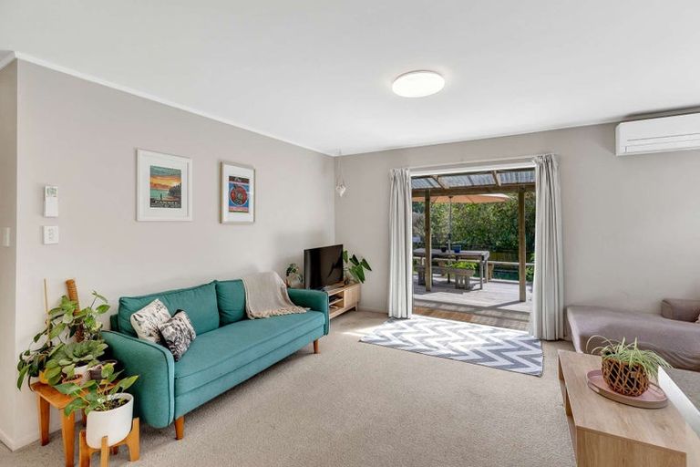 Photo of property in 91 Awaroa Road, Helensville, 0800