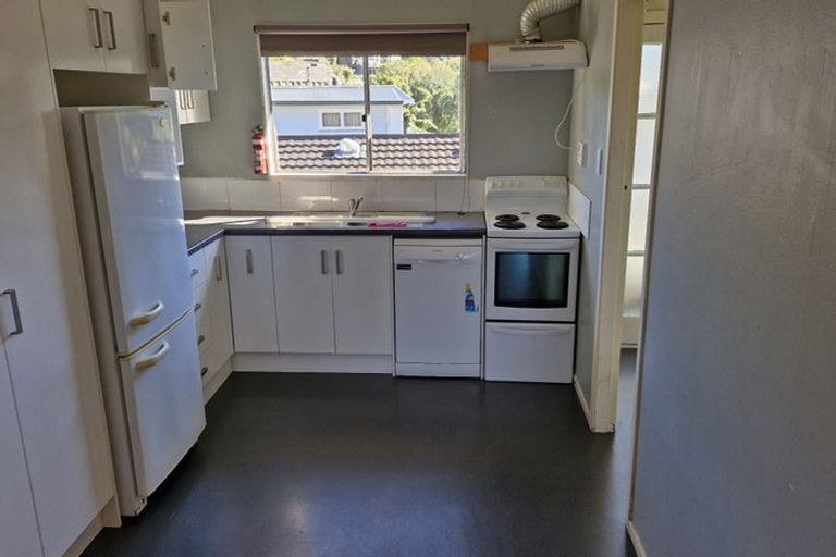 Photo of property in 112 Dowse Drive, Maungaraki, Lower Hutt, 5010