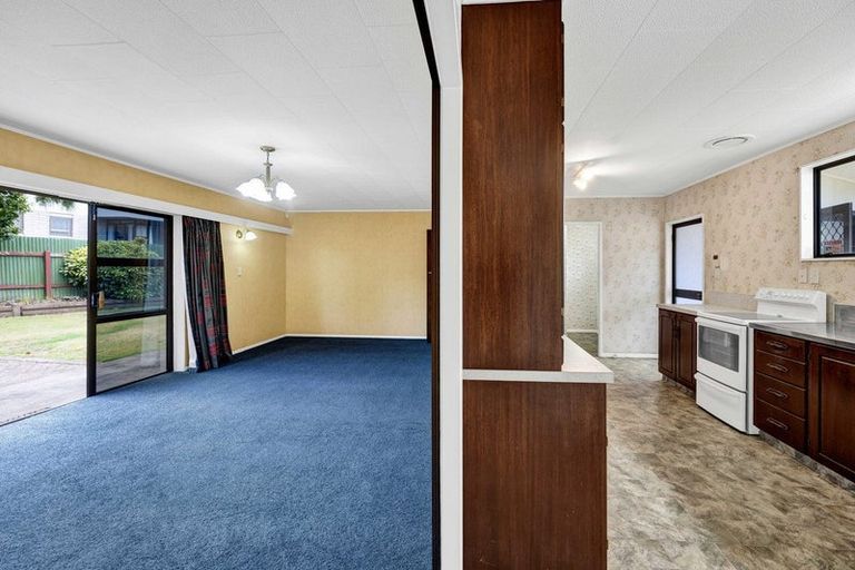 Photo of property in 35 Dives Avenue, Hawera, 4610