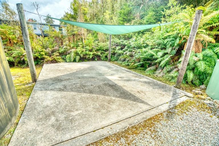 Photo of property in 17 Korua Street, Moana, 7872