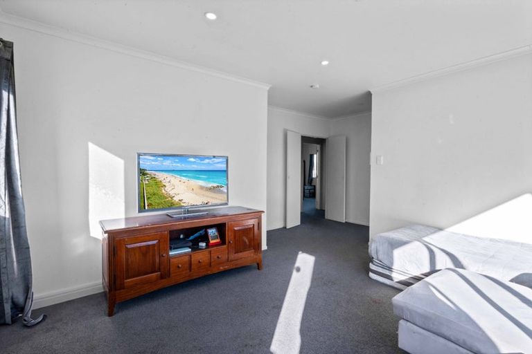 Photo of property in 8 Martin Road, Manurewa, Auckland, 2102
