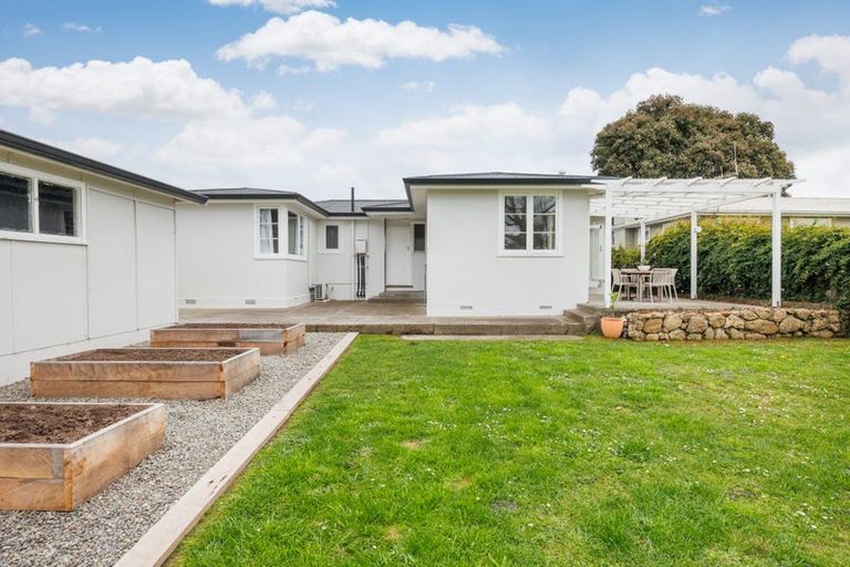 Photo of property in 37 Waterloo Crescent, Hokowhitu, Palmerston North, 4410