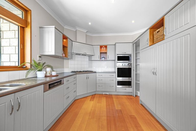 Photo of property in 3 Watlings Place, Kennedys Bush, Christchurch, 8025
