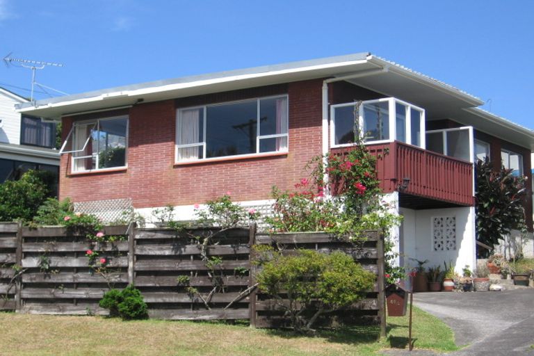 Photo of property in 2/48 Churchill Road, Murrays Bay, Auckland, 0630