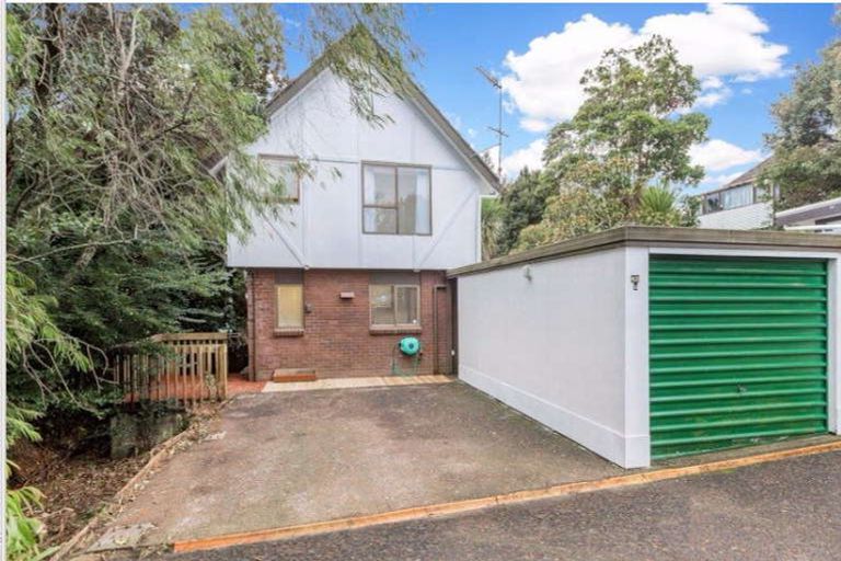 Photo of property in 2/42 Tree View Avenue, Glenfield, Auckland, 0629